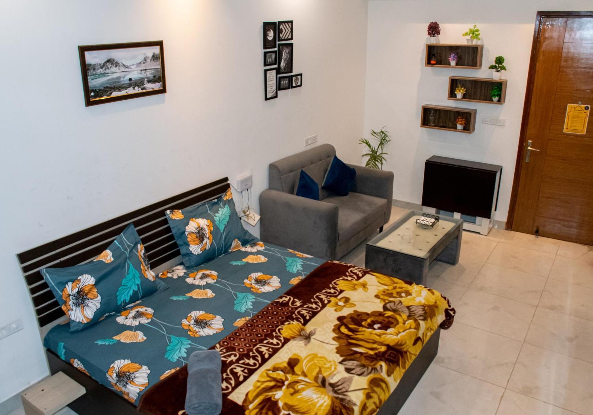 The Forest Stays-Luxury Studio Apartment In Noida Exterior foto