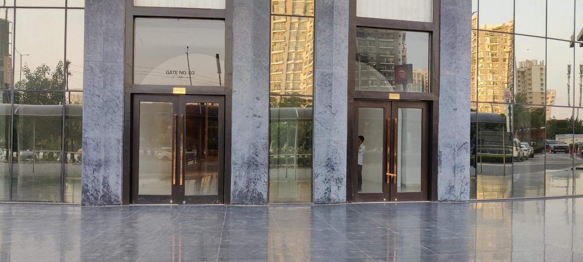The Forest Stays-Luxury Studio Apartment In Noida Exterior foto